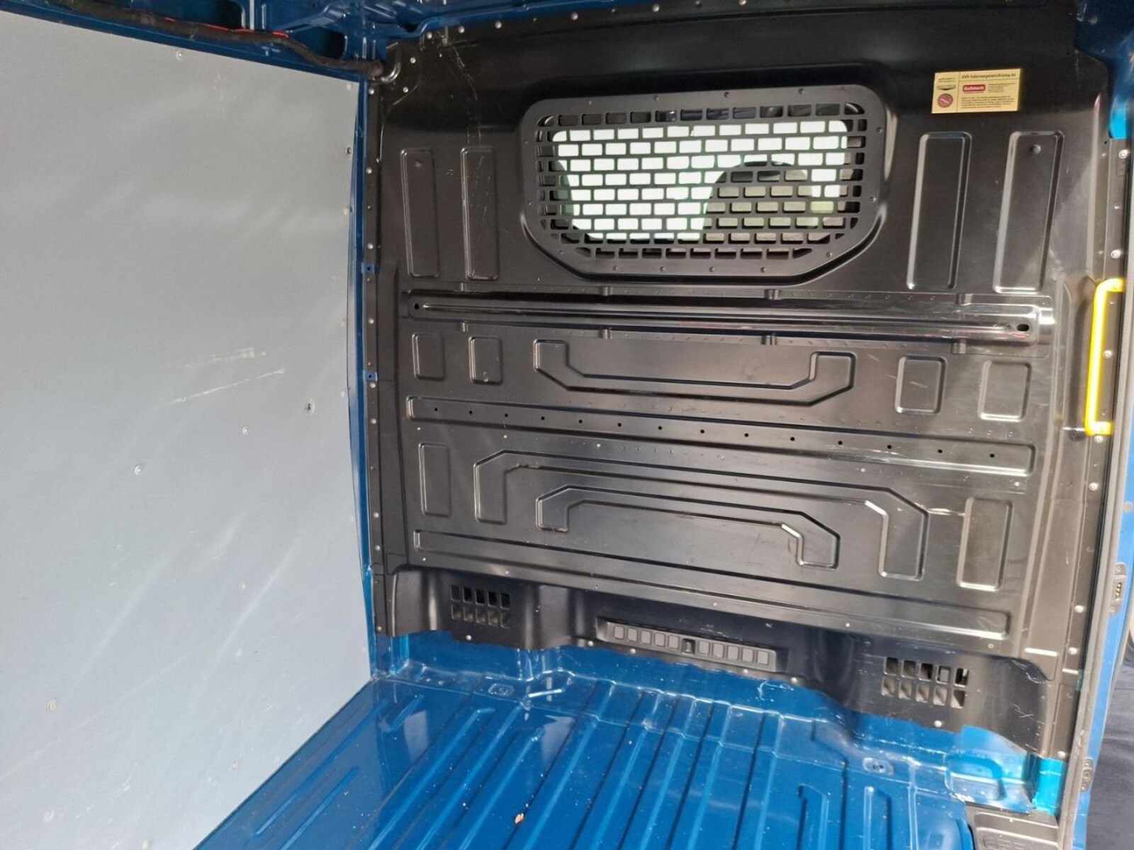 Volkswagen Crafter Kasten mittlerer Radstand – Bild 12
