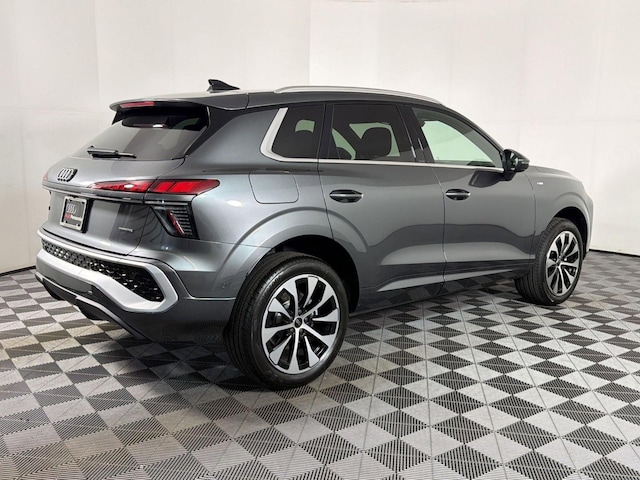 2026 Audi Q3 Base - Photo 6