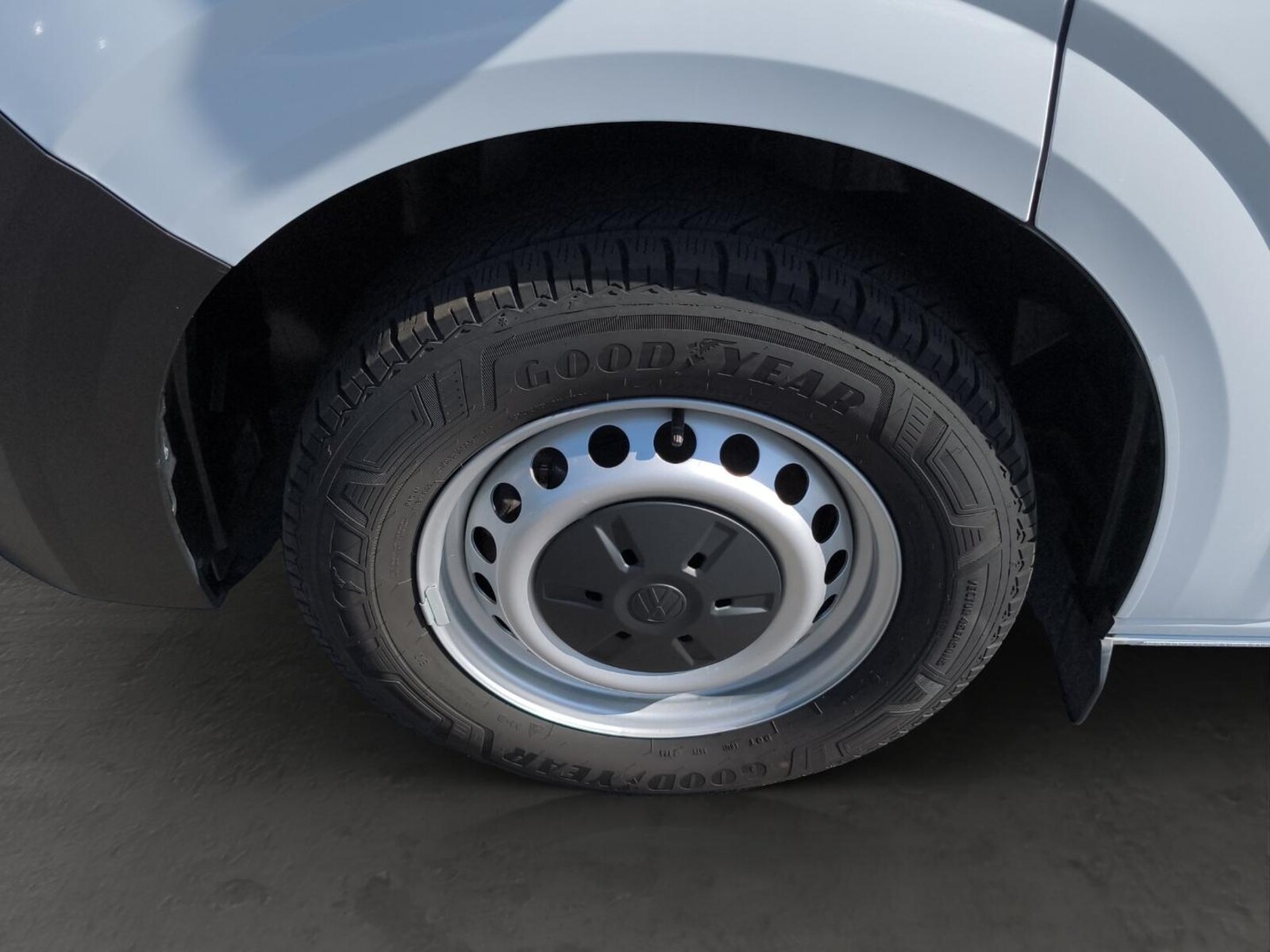 Volkswagen Transporter Kasten kurzer Radstand – Bild 9