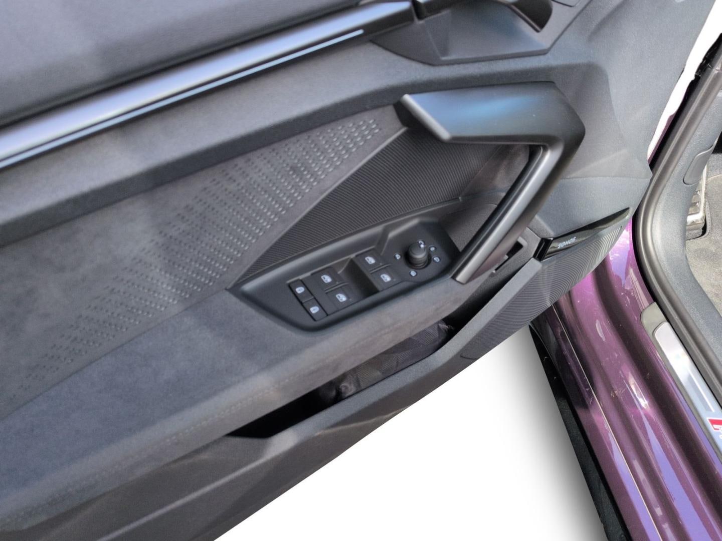 Bild über Audi RS 3 Sportback TFSI quattro S tronic - für weitere Informationen kontaktieren Sie den Audi Partner
