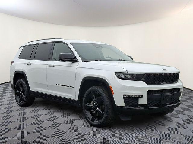 Photo of 2023 Jeep Grand Cherokee L