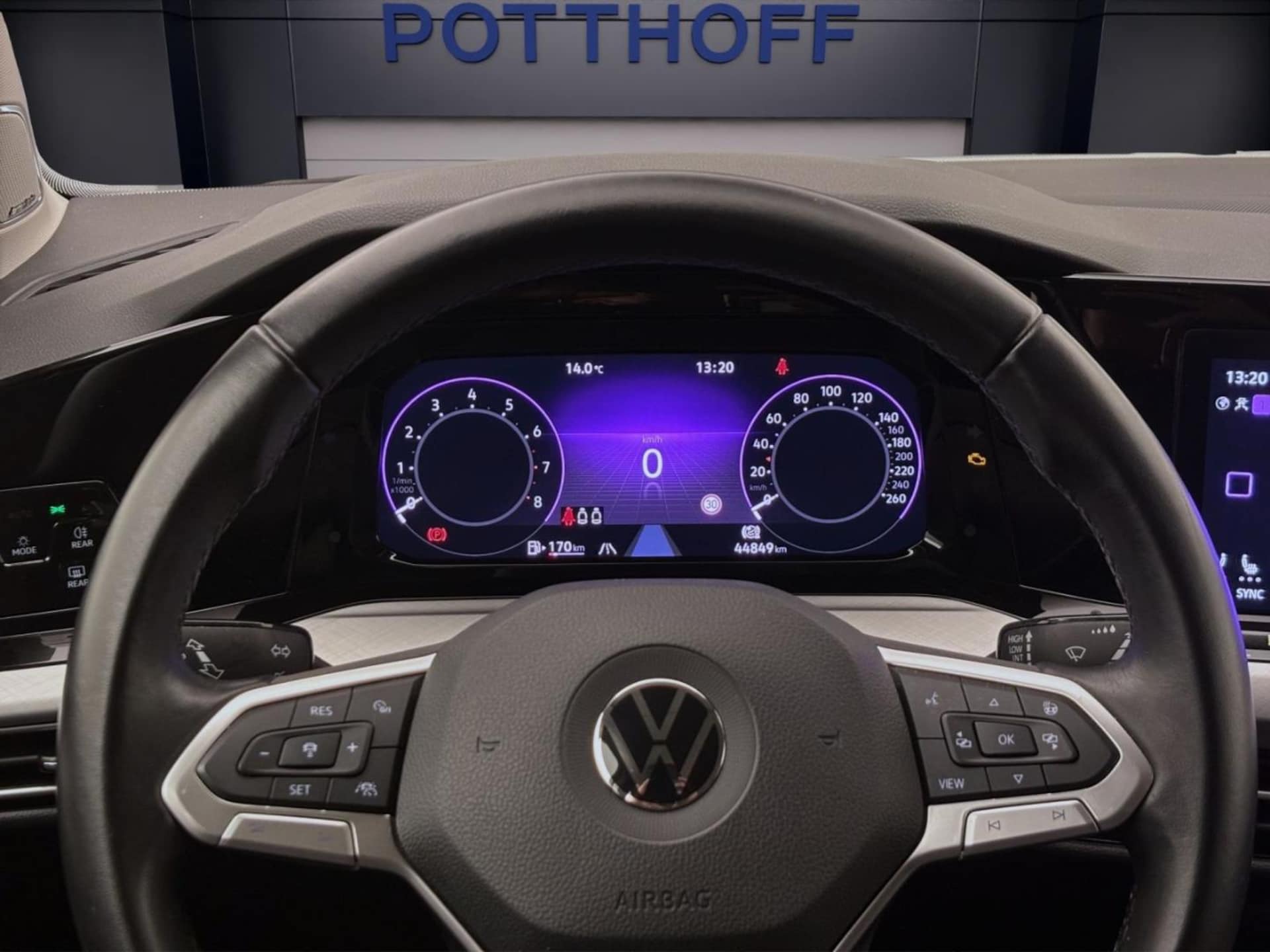 Volkswagen Golf Life