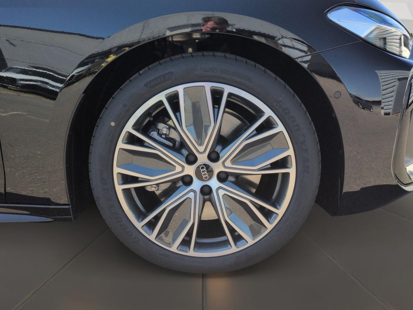 Bild über Audi A5 Avant e-hybrid edition one e-hybrid quattro 220 kW S tronic - für weitere Informationen kontaktieren Sie den Audi Partner