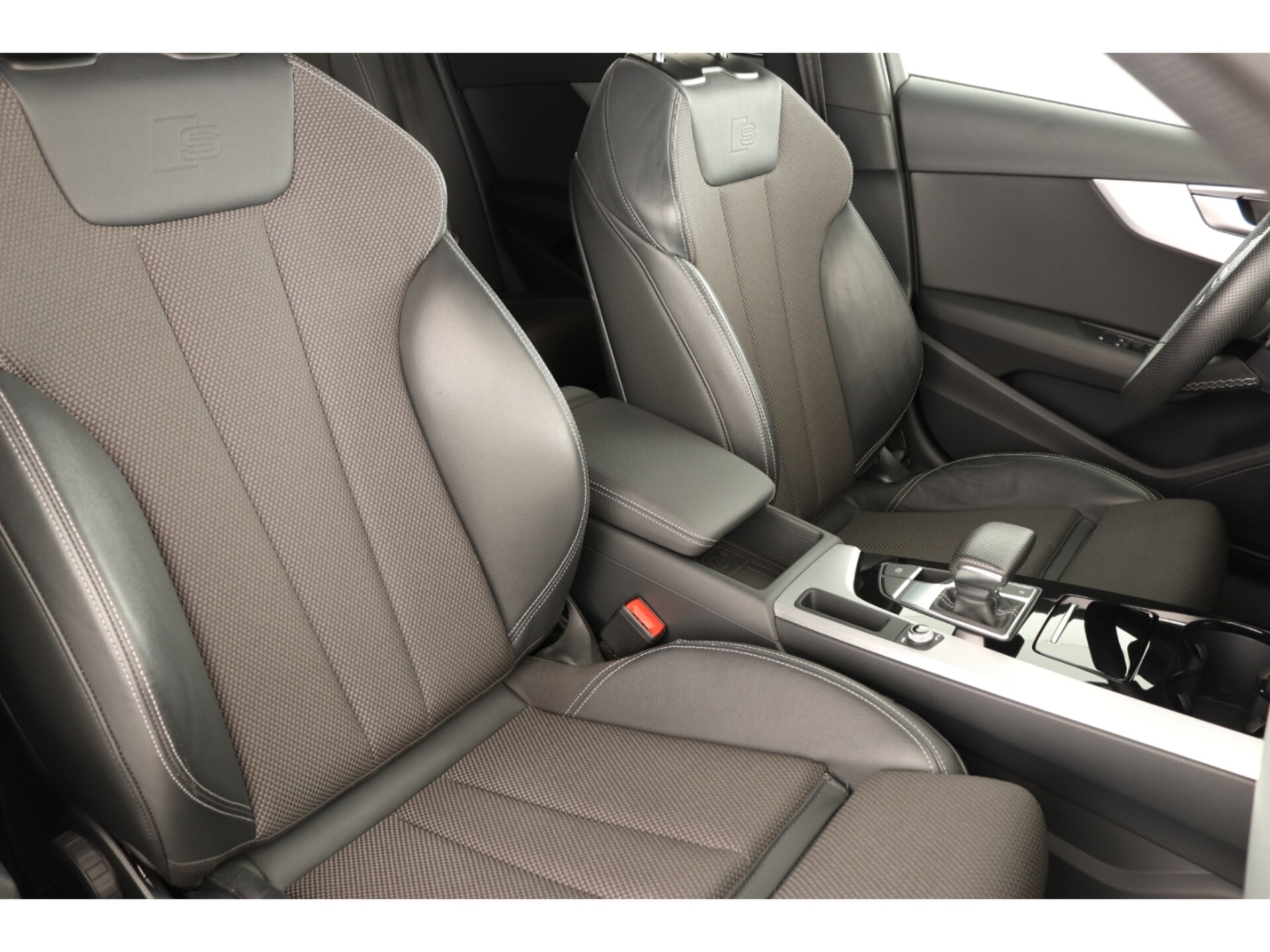 Audi A4 Avant S line