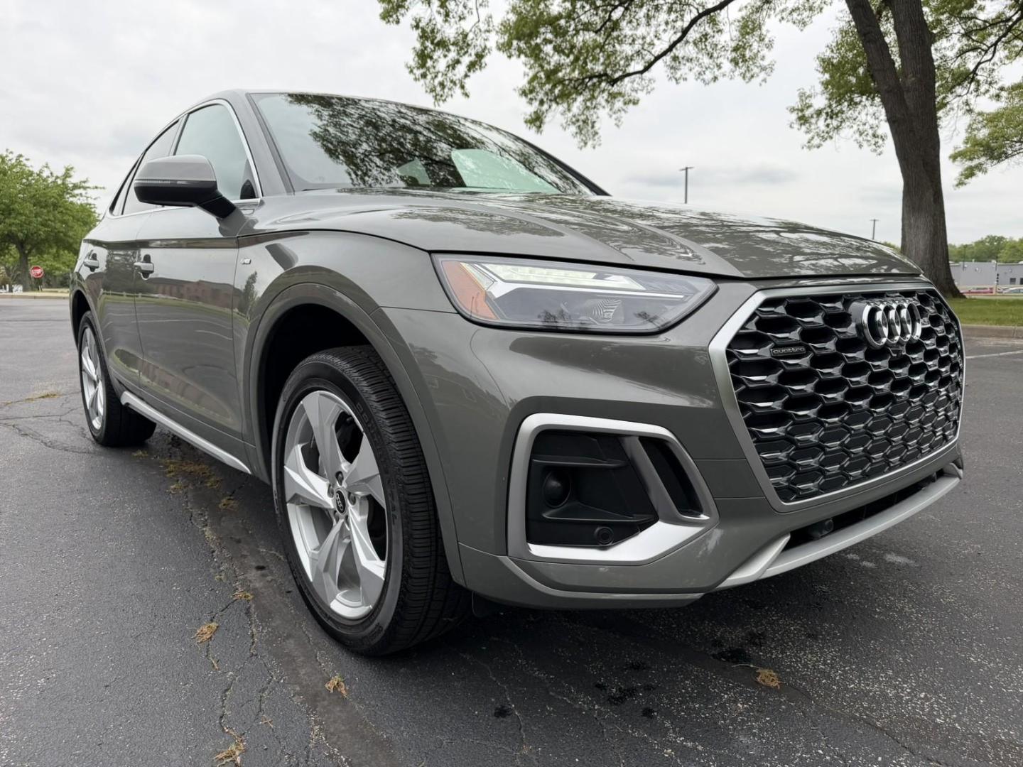 2023 Audi Q5 Sportback 45 Premium Plus's photo