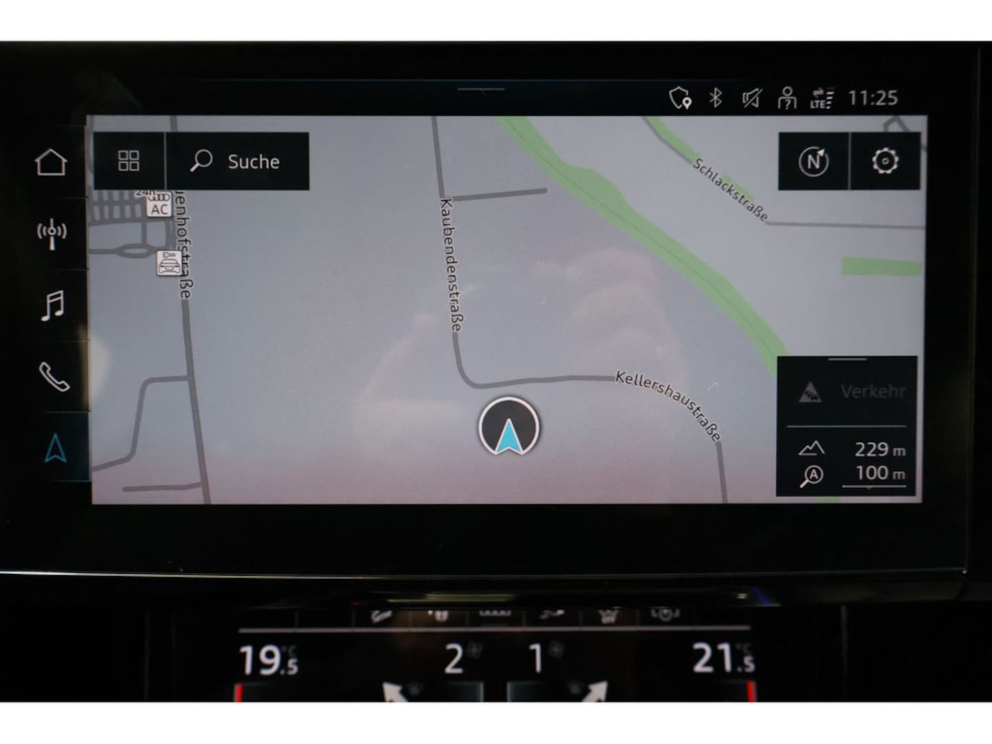 Bild über Audi Q8 e-tron S line 55 e-tron quattro - für weitere Informationen kontaktieren Sie den Audi Partner