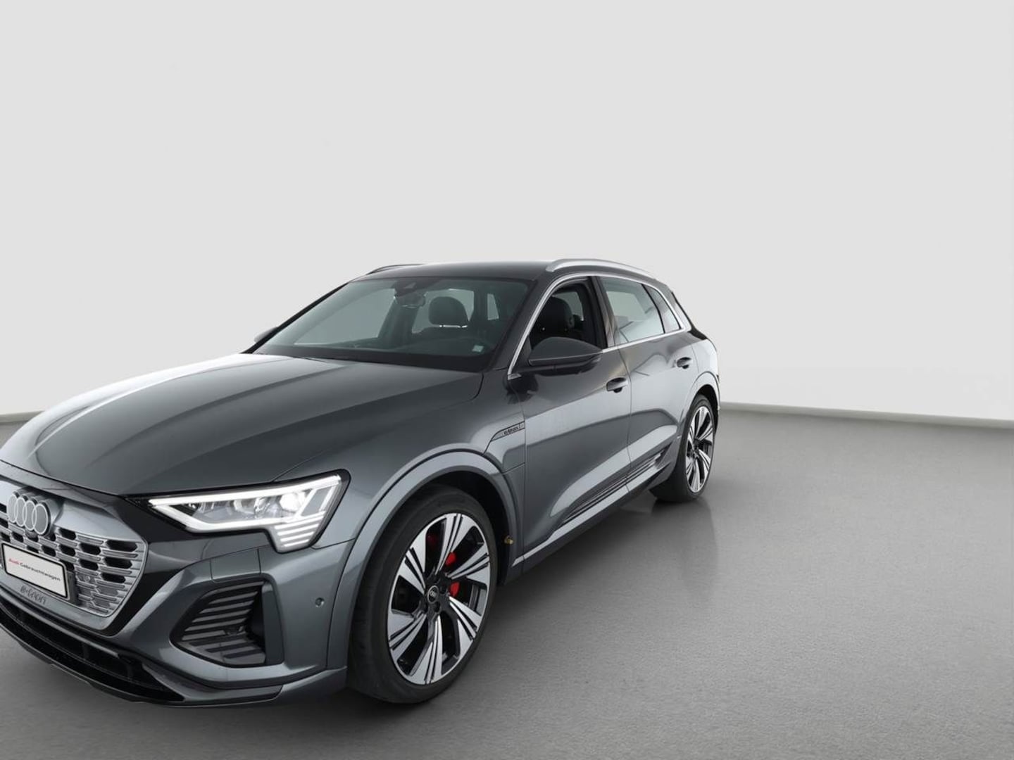 Bild über Audi Q8 e-tron S line 55 e-tron quattro - für weitere Informationen kontaktieren Sie den Audi Partner