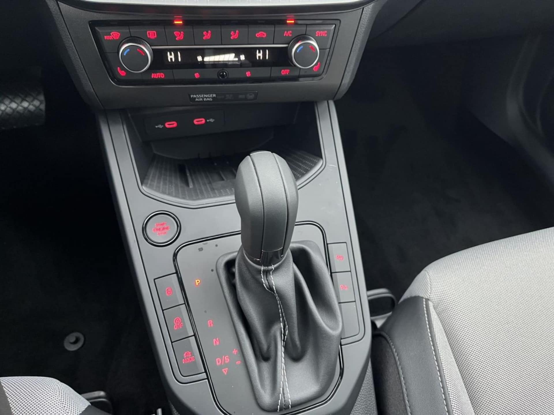SEAT Arona FR