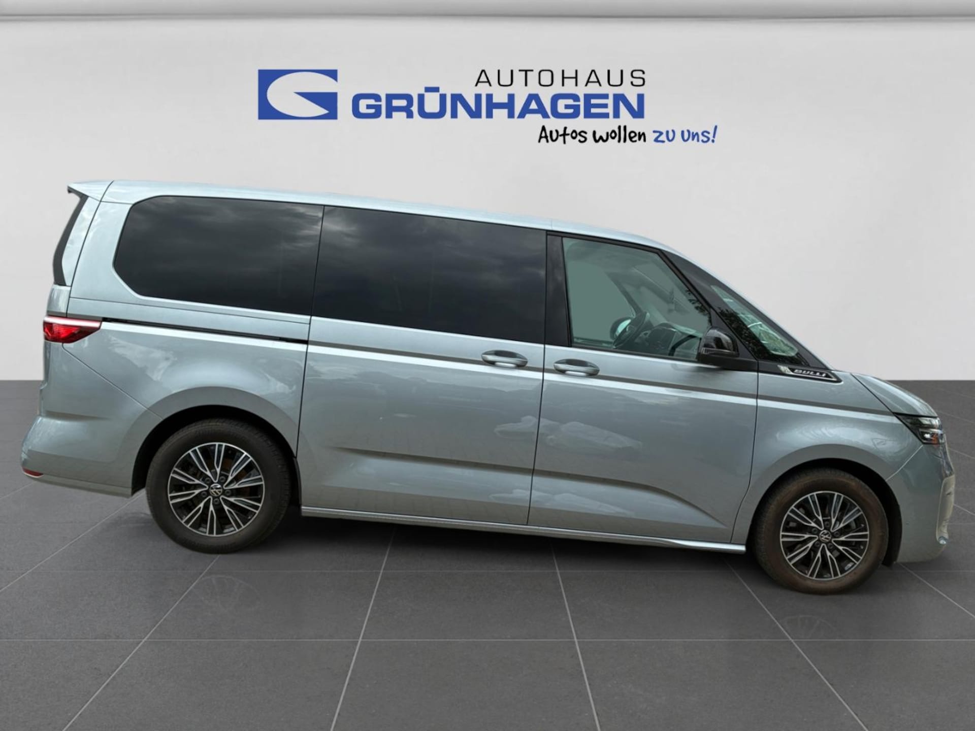 Volkswagen Multivan Langversion Basis-Modell