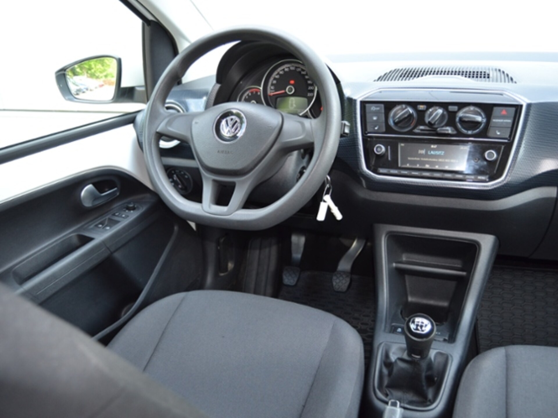 Volkswagen up! move up!