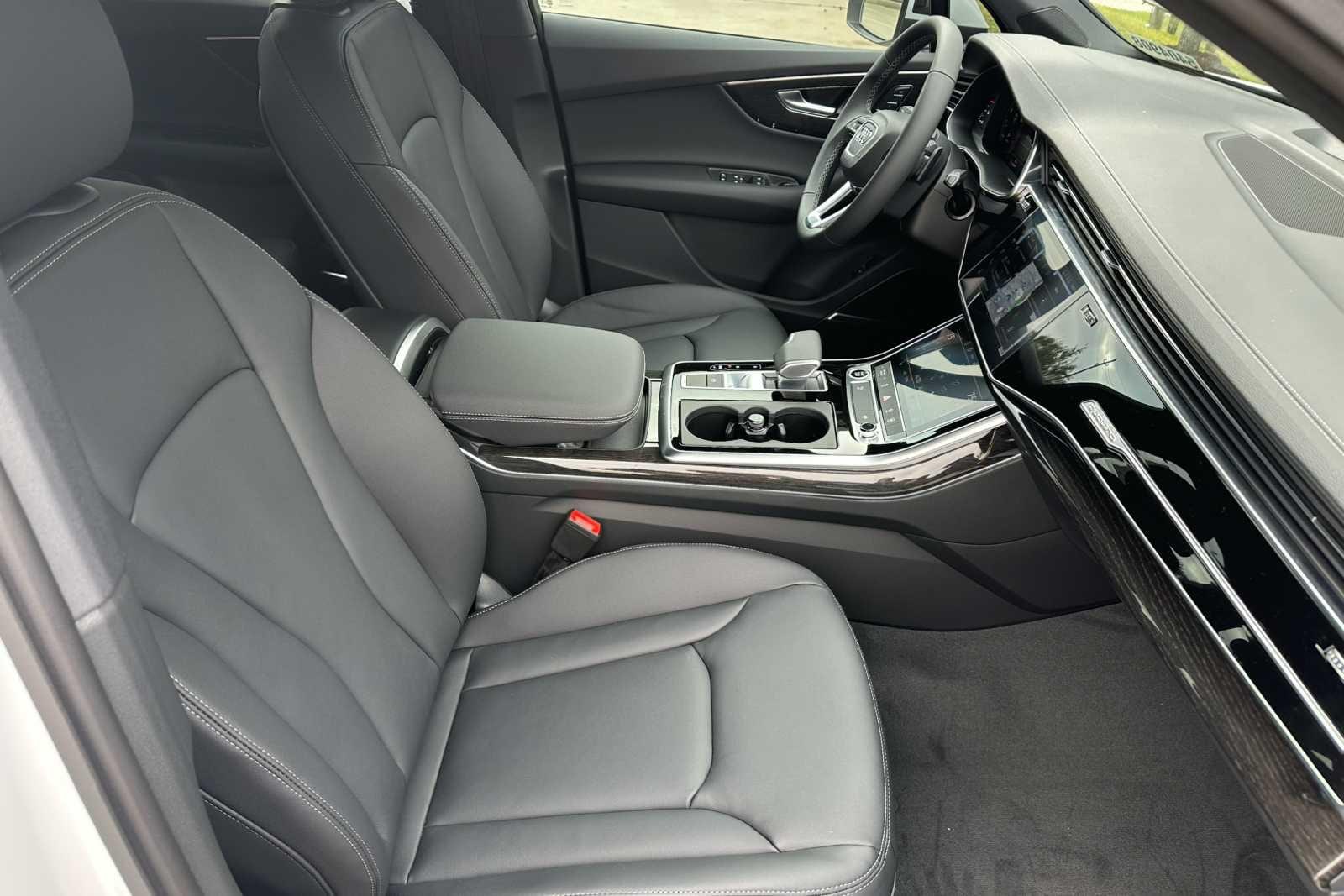 2026 Audi Q7 Premium - Photo 9