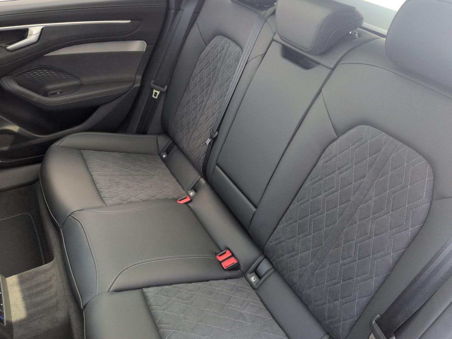 Bild über Audi A6 Avant edition one TDI quattro 220 kW S tronic - für weitere Informationen kontaktieren Sie den Audi Partner