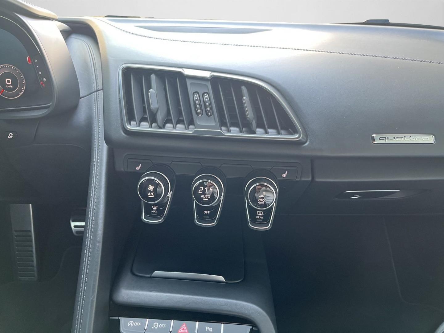 Image about Audi R8 Spyder FSI quattro S tronic
