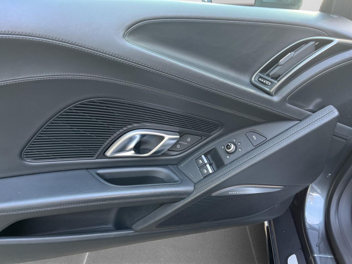 Image about Audi R8 Spyder FSI quattro S tronic