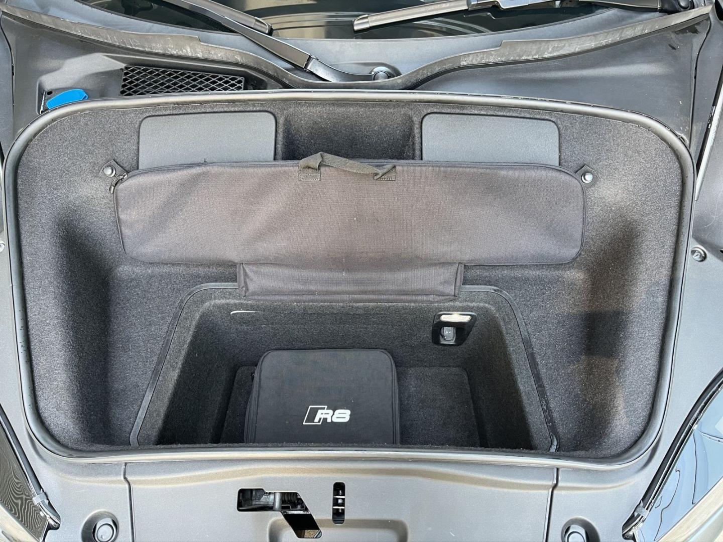 Image about Audi R8 Spyder FSI quattro S tronic