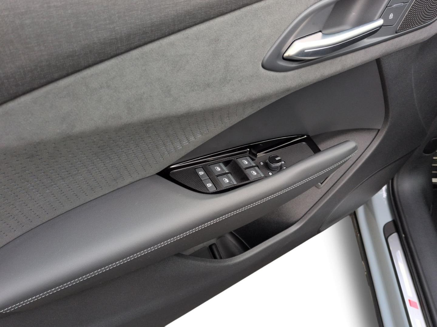 Bild über Audi Q3 SUV TFSI 110 kW S tronic - für weitere Informationen kontaktieren Sie den Audi Partner