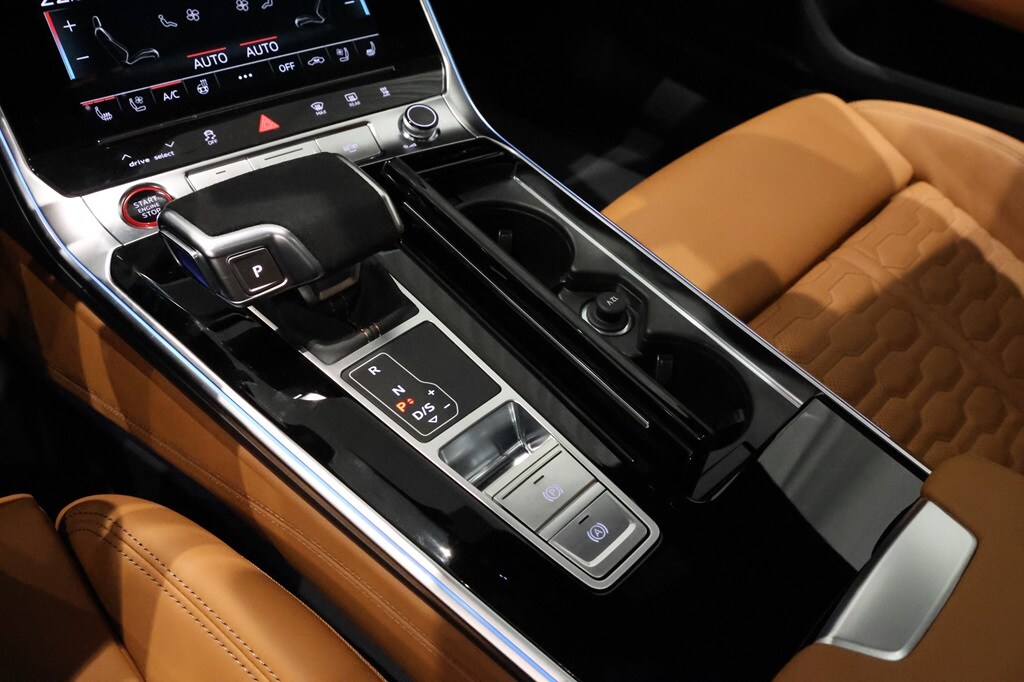 Bild som visar&nbsp;Audi RS 6 Avant&nbsp;RS 6 Avant performance 630 hk tiptronic - för mer information kontakta din Audi Partner