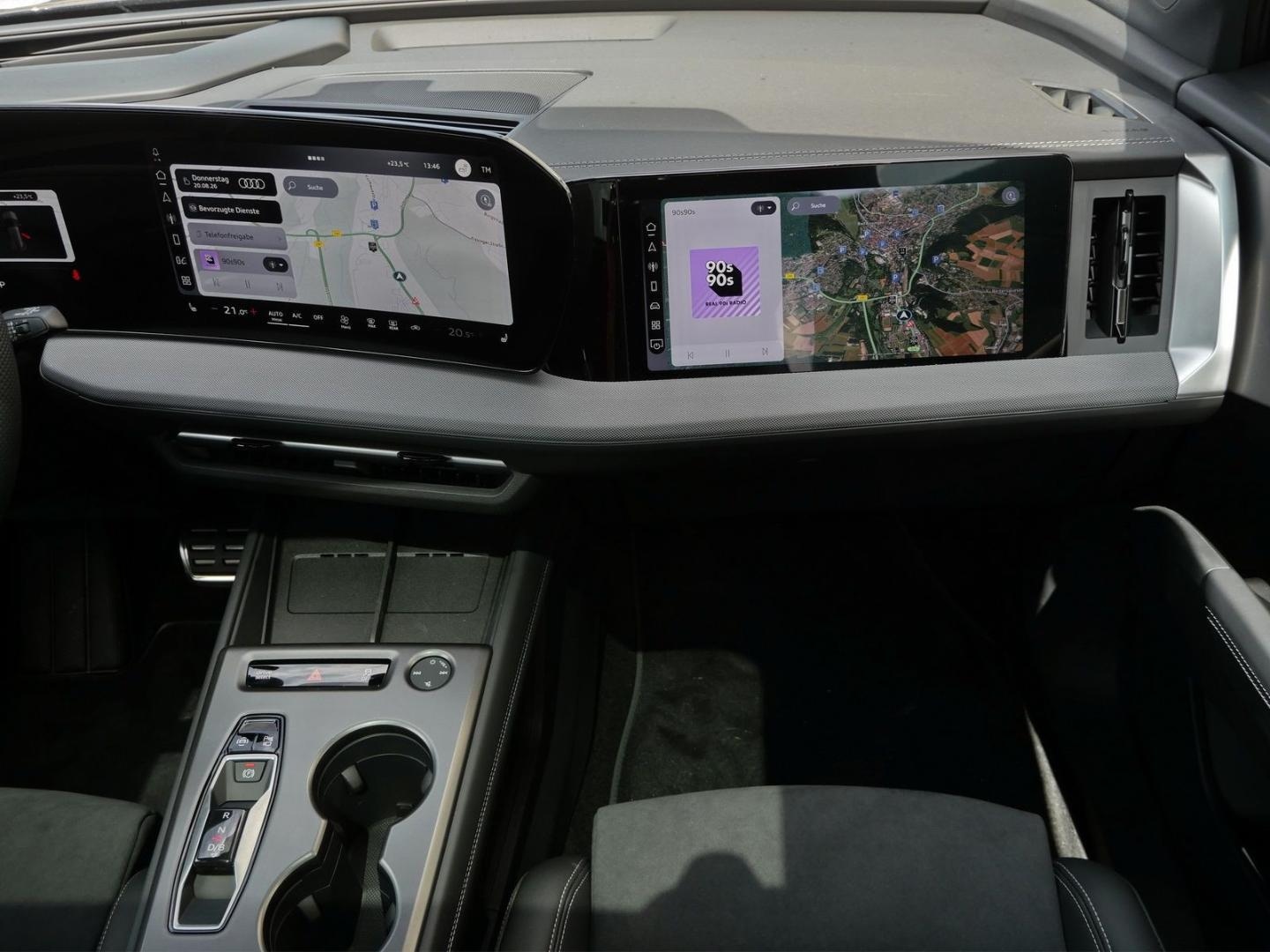 Bild über Audi Q4 SUV e-tron e-tron quattro 220 kW - für weitere Informationen kontaktieren Sie den Audi Partner