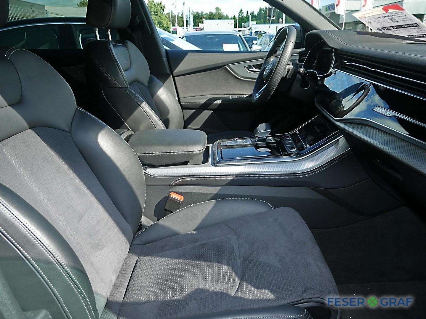 Bild über Audi SQ8 SUV TFSI quattro tiptronic - für weitere Informationen kontaktieren Sie den Audi Partner