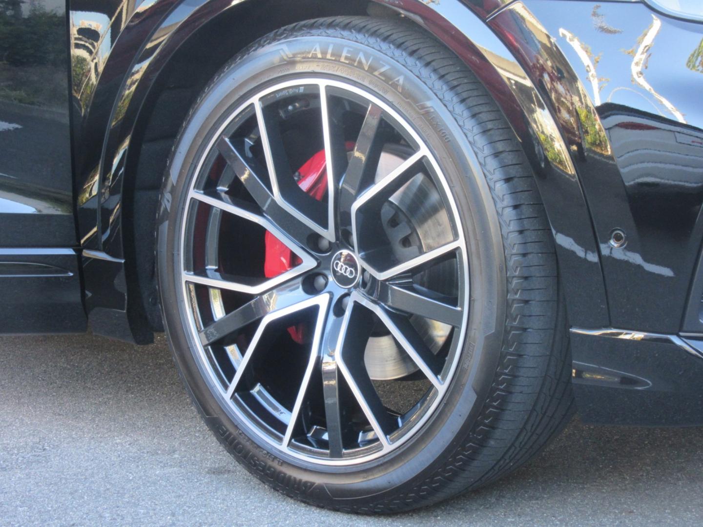 Image about Audi Q8 55 TFSI quattro S line 250(340) kW(PS) tiptronic