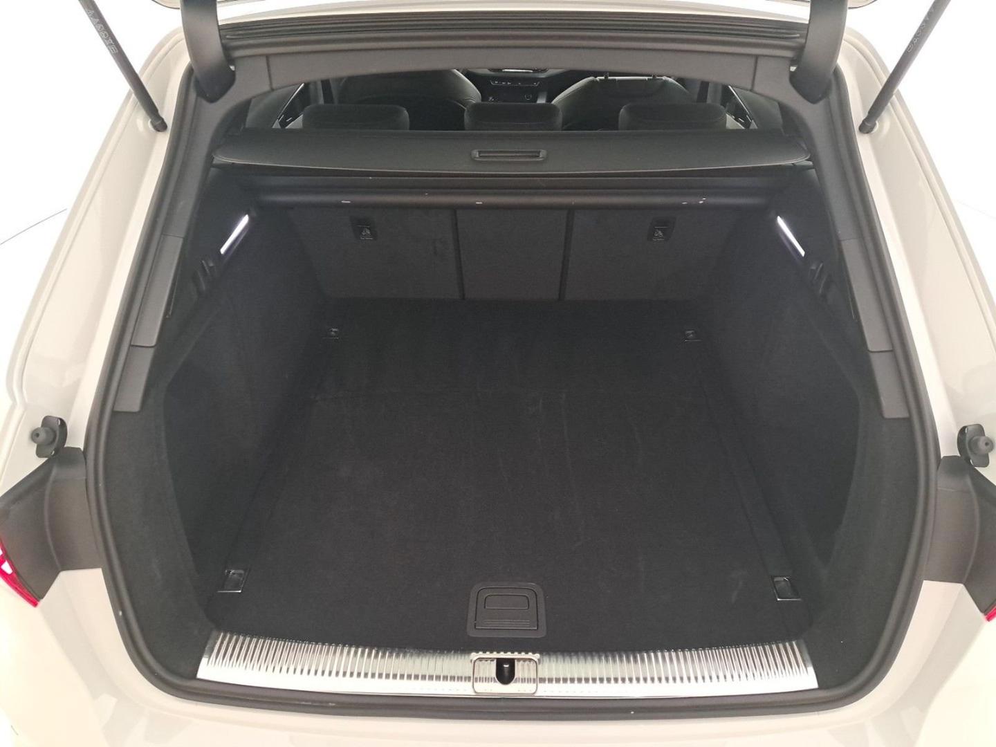 Image about Audi A4 Avant S line edition 40 TDI quattro 150 kW (204 CV) S tronic