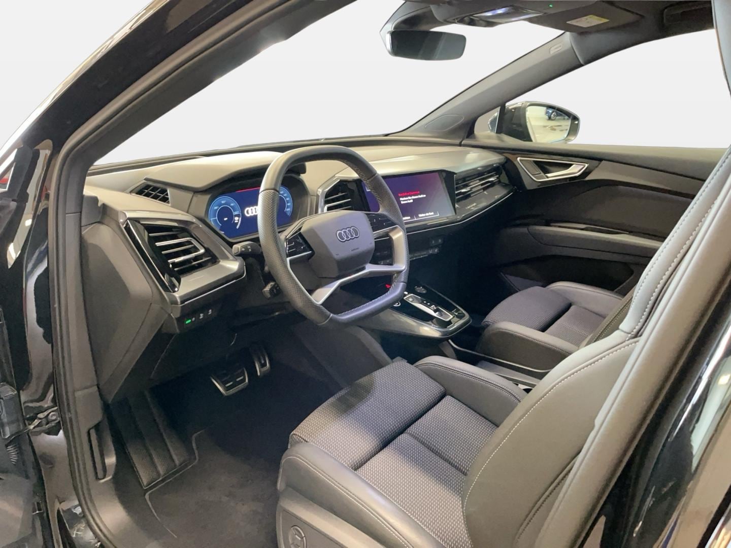 Bild über Audi Q4 e-tron 40 e-tron - für weitere Informationen kontaktieren Sie den Audi Partner