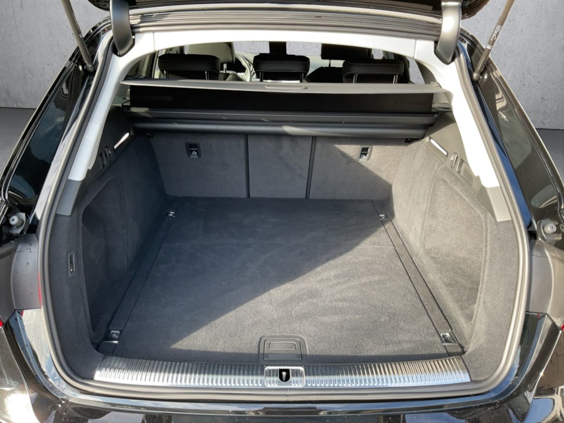Audi A4 Avant S line
