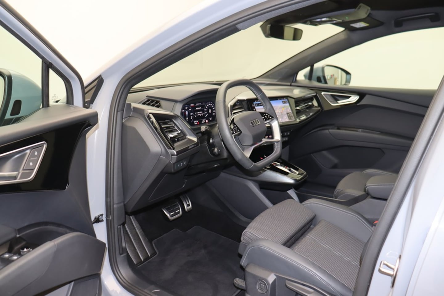 Bild über Audi Q4 e-tron 40 e-tron - für weitere Informationen kontaktieren Sie den Audi Partner