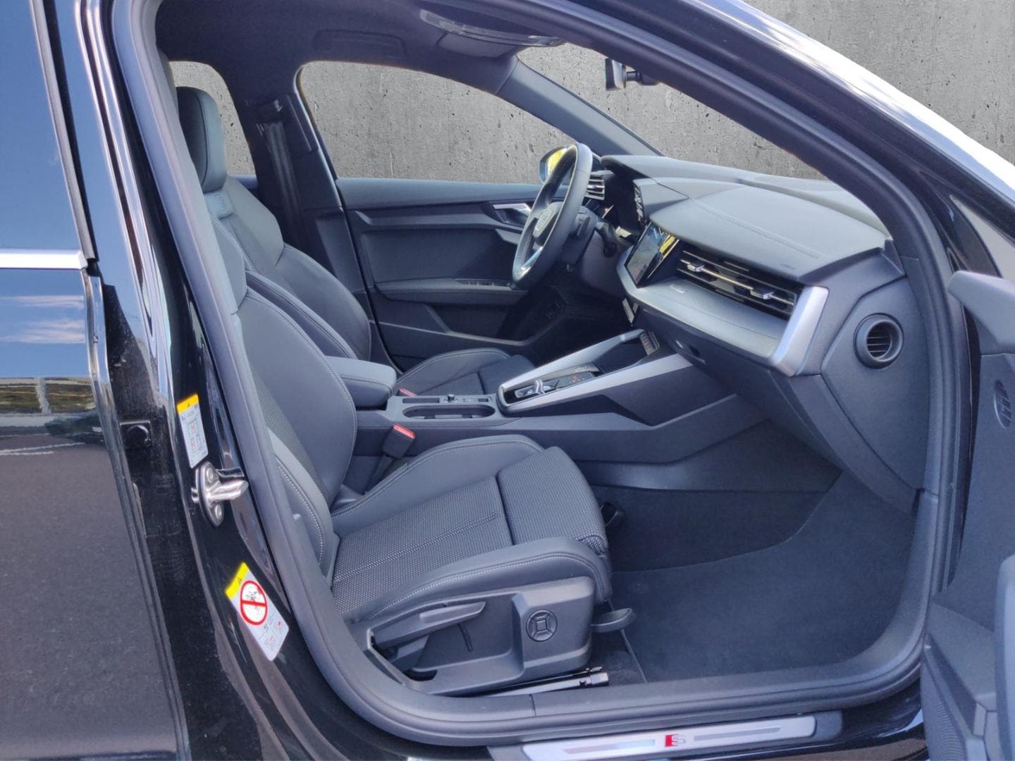 Bild über Audi A3 Sportback S line 40 TFSI quattro S tronic - für weitere Informationen kontaktieren Sie den Audi Partner