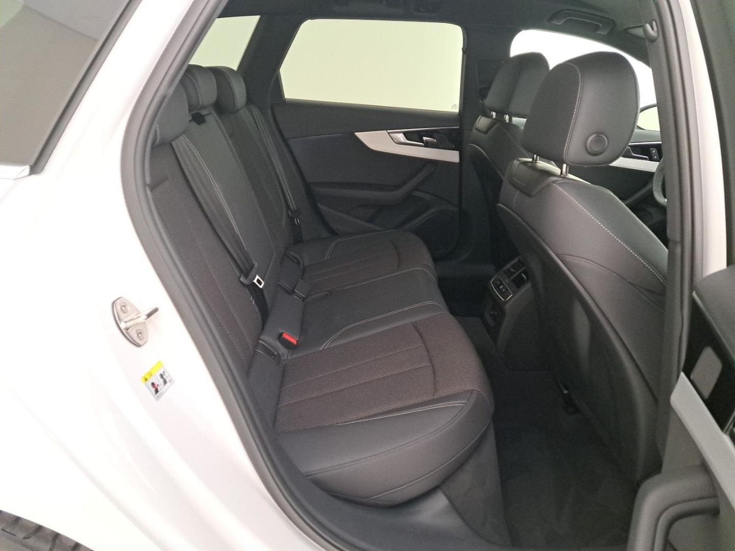 Image about Audi A4 Avant S line edition 40 TDI quattro 150 kW (204 CV) S tronic