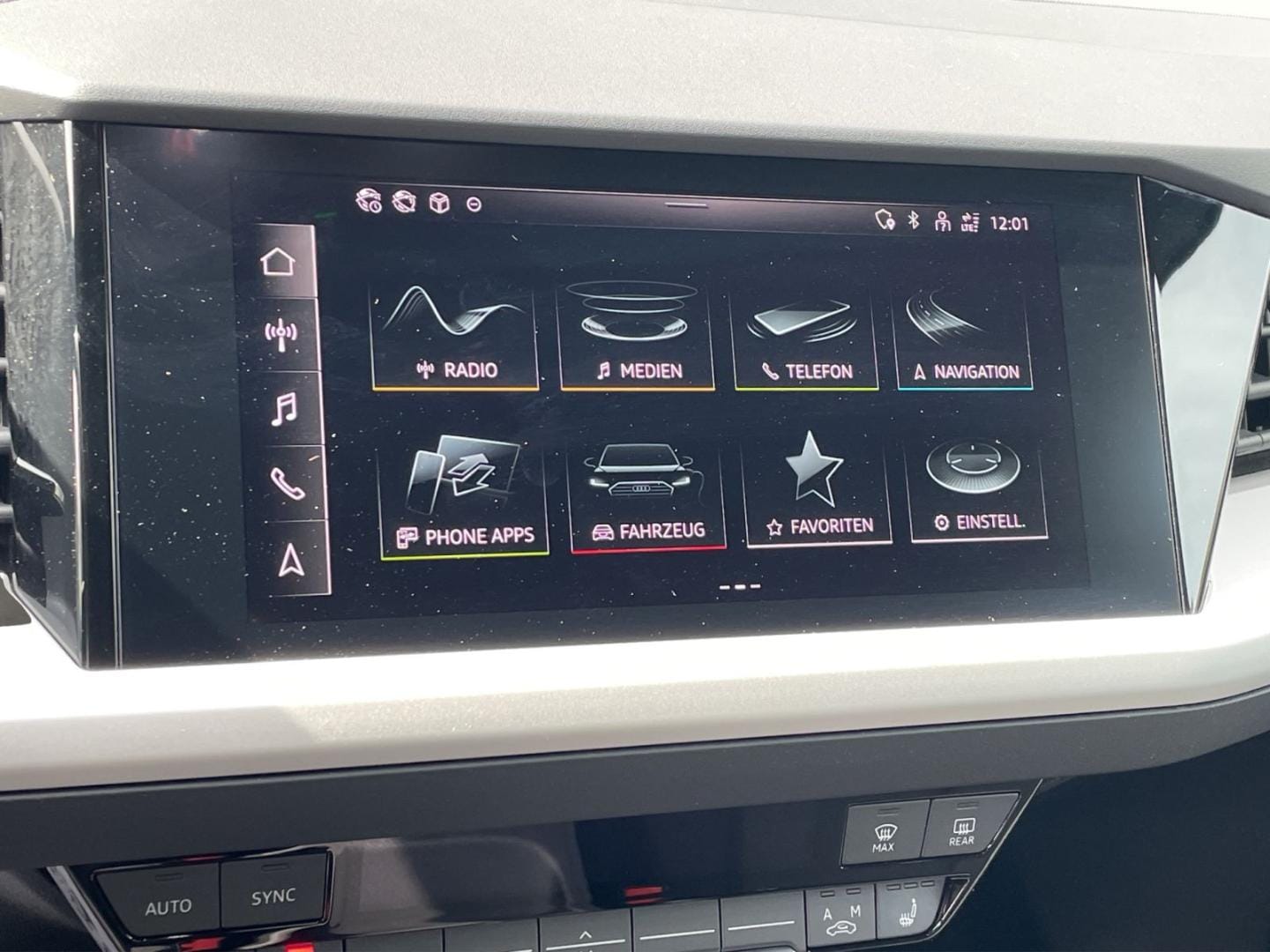 Bild über Audi Q4 e-tron 40 e-tron - für weitere Informationen kontaktieren Sie den Audi Partner