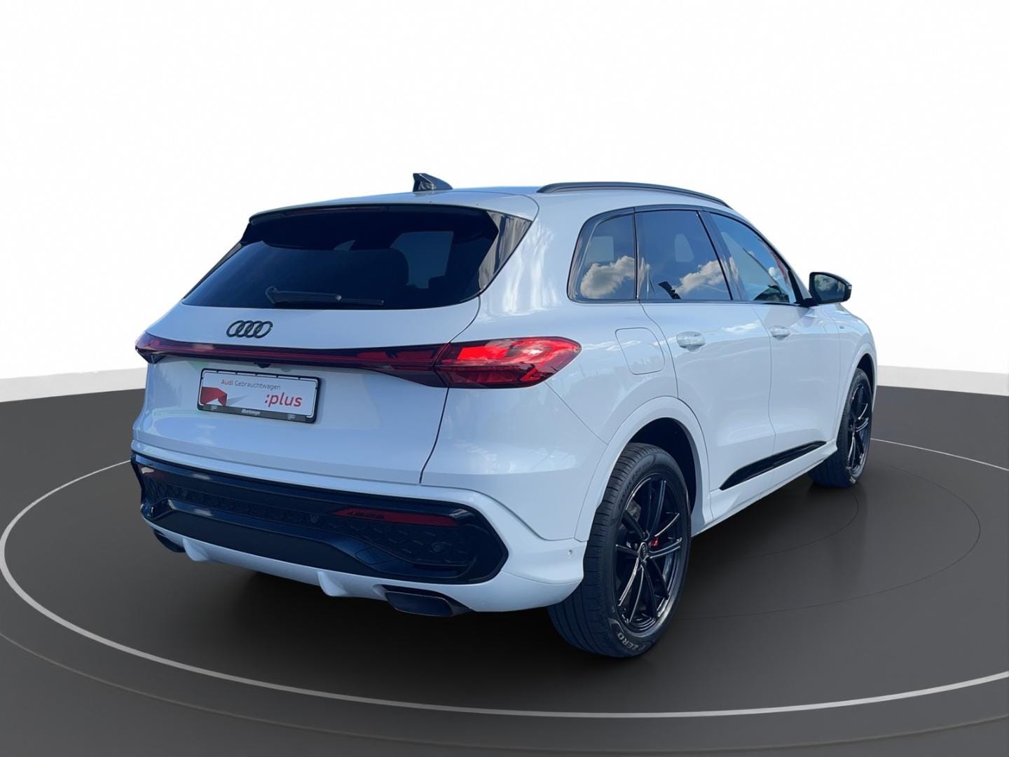 Bild über Audi Q5 SUV TFSI 150 kW S tronic - für weitere Informationen kontaktieren Sie den Audi Partner