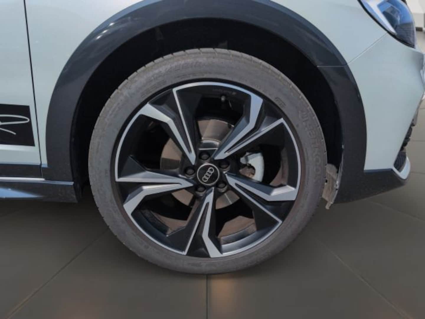 Bild über Audi A1 allstreet 30 TFSI S tronic - für weitere Informationen kontaktieren Sie den Audi Partner