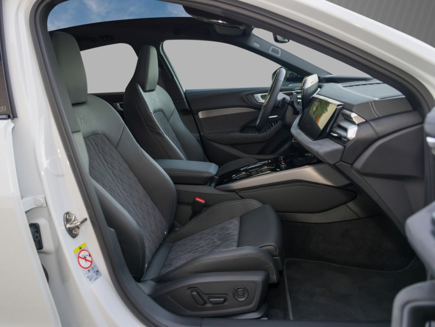 Bild über Audi S5 Limousine edition one TFSI 270 kW S tronic - für weitere Informationen kontaktieren Sie den Audi Partner
