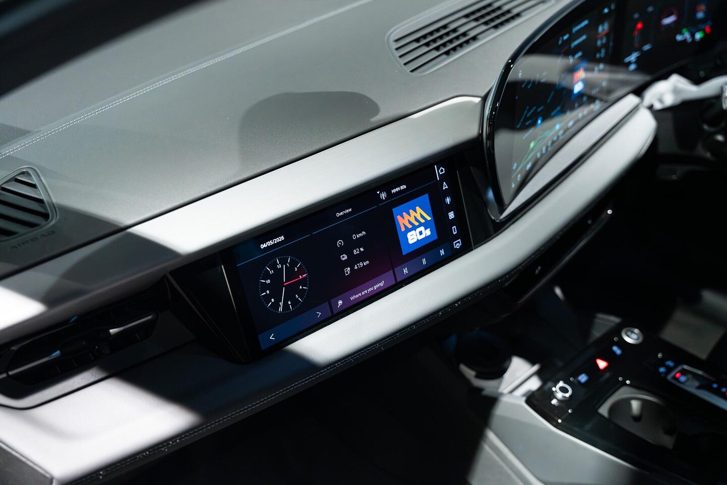 Image about Audi Q6 SUV e-tron e-tron quattro