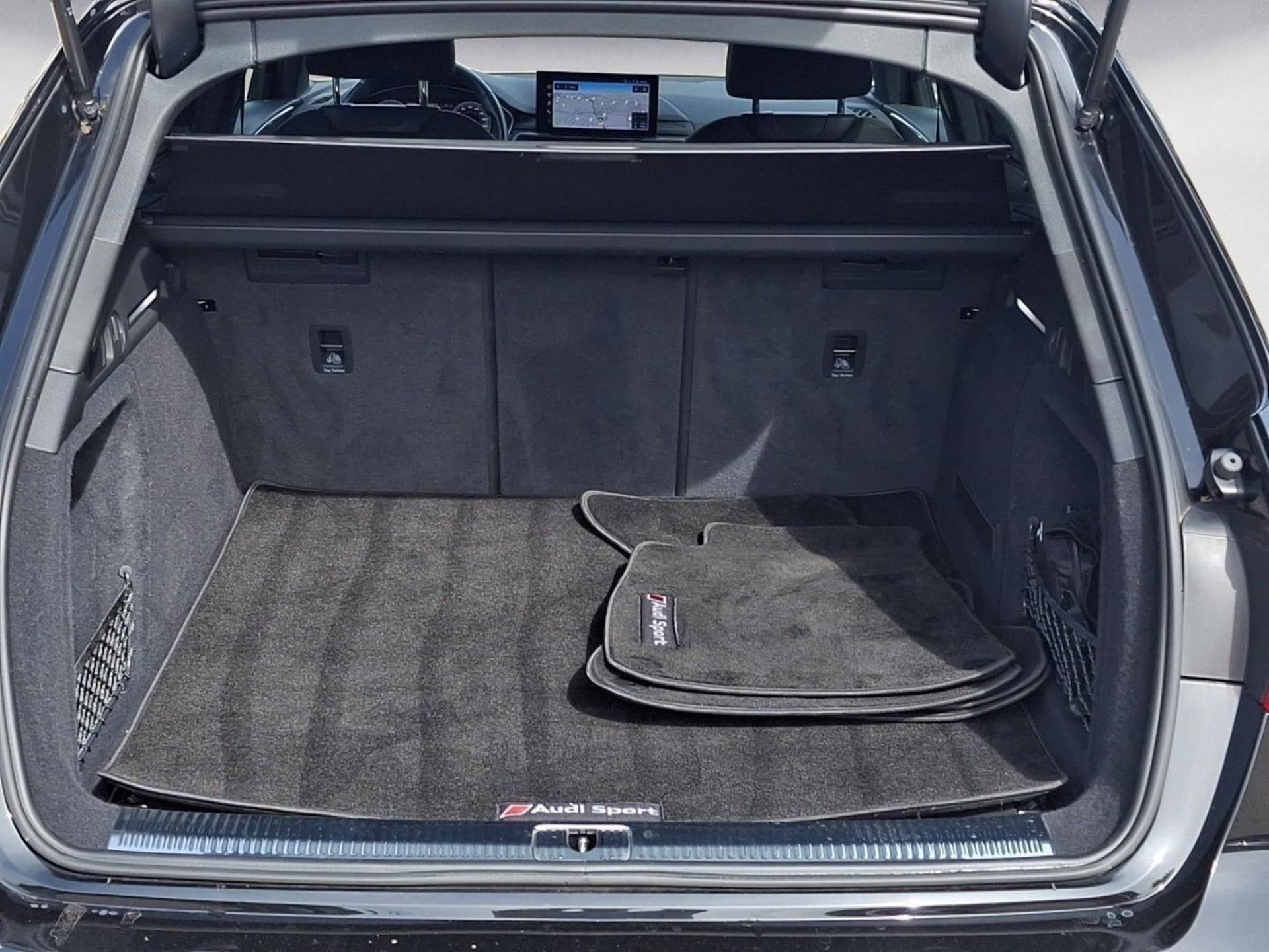 Audi A4 Avant S line
