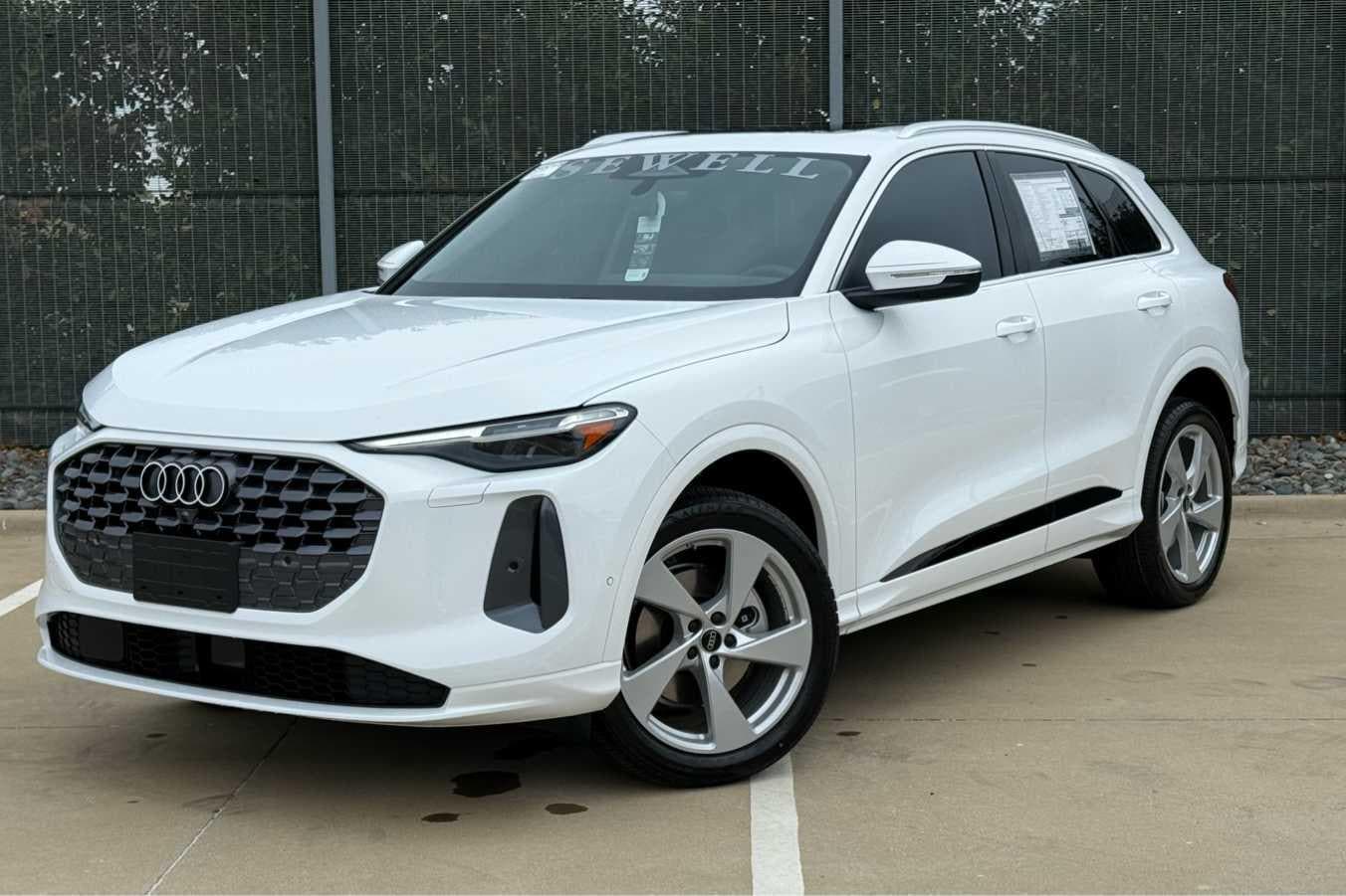 2026 Audi Q5 Premium Plus quattro's photo