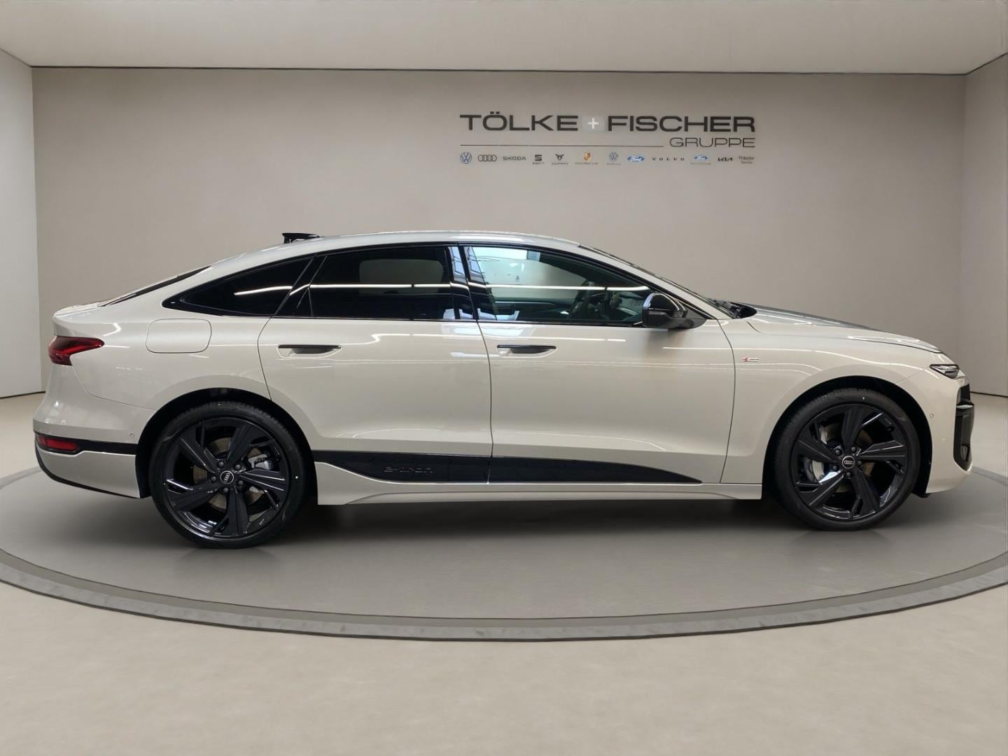 Bild über Audi A6 Sportback e-tron S line business e-tron quattro 315 kW - für weitere Informationen kontaktieren Sie den Audi Partner