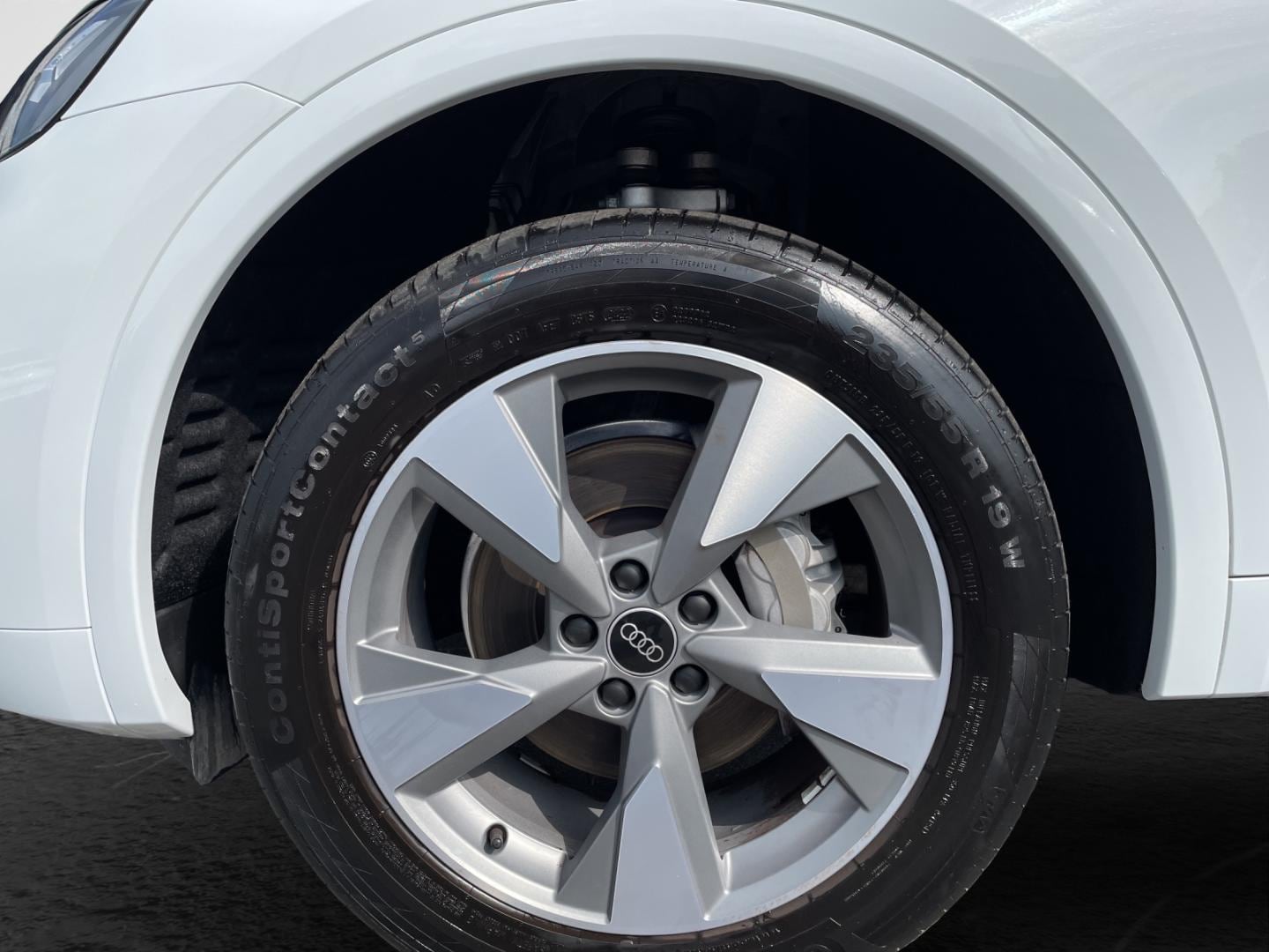 Bild über Audi Q5 Sportback 40 TFSI quattro S tronic - für weitere Informationen kontaktieren Sie den Audi Partner