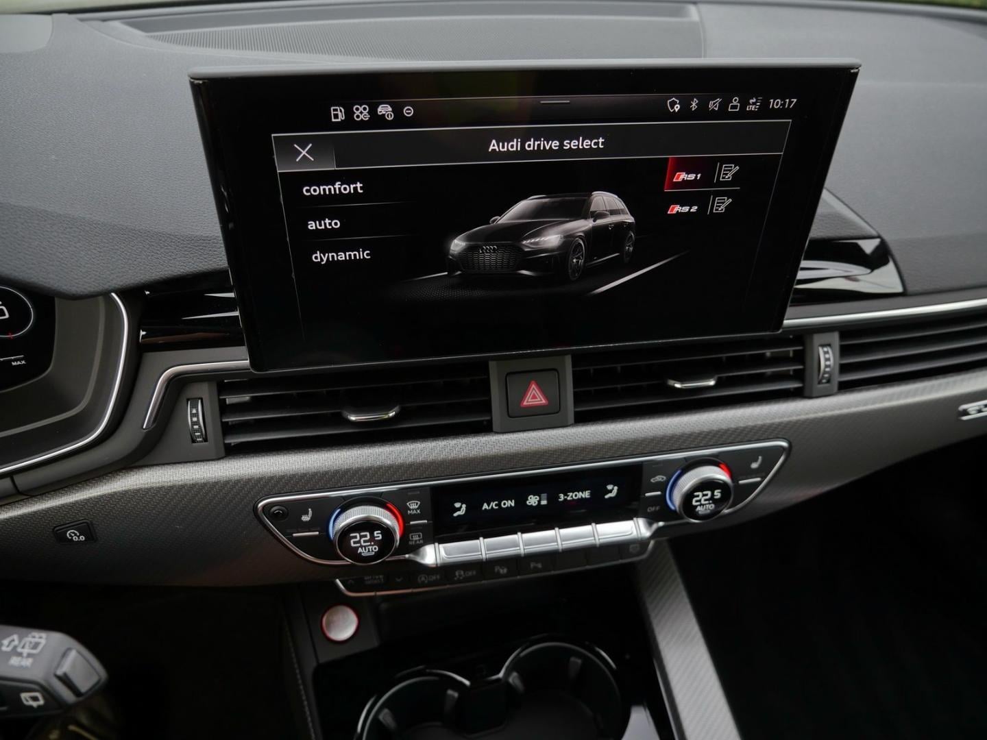 Bild über Audi RS 4 Avant TFSI quattro tiptronic - für weitere Informationen kontaktieren Sie den Audi Partner