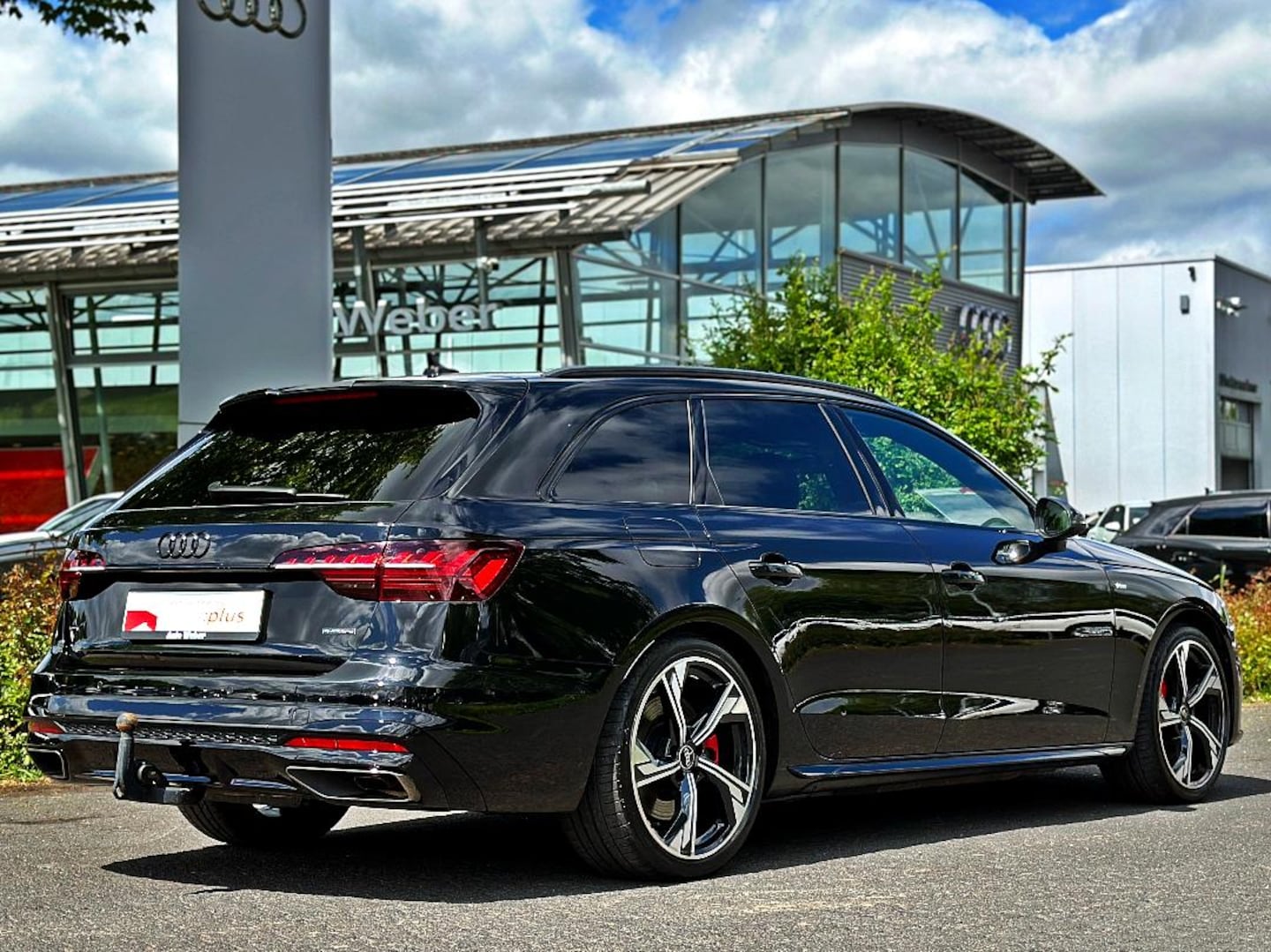 Bild über Audi A4 Avant S line 45 TFSI quattro S tronic - für weitere Informationen kontaktieren Sie den Audi Partner