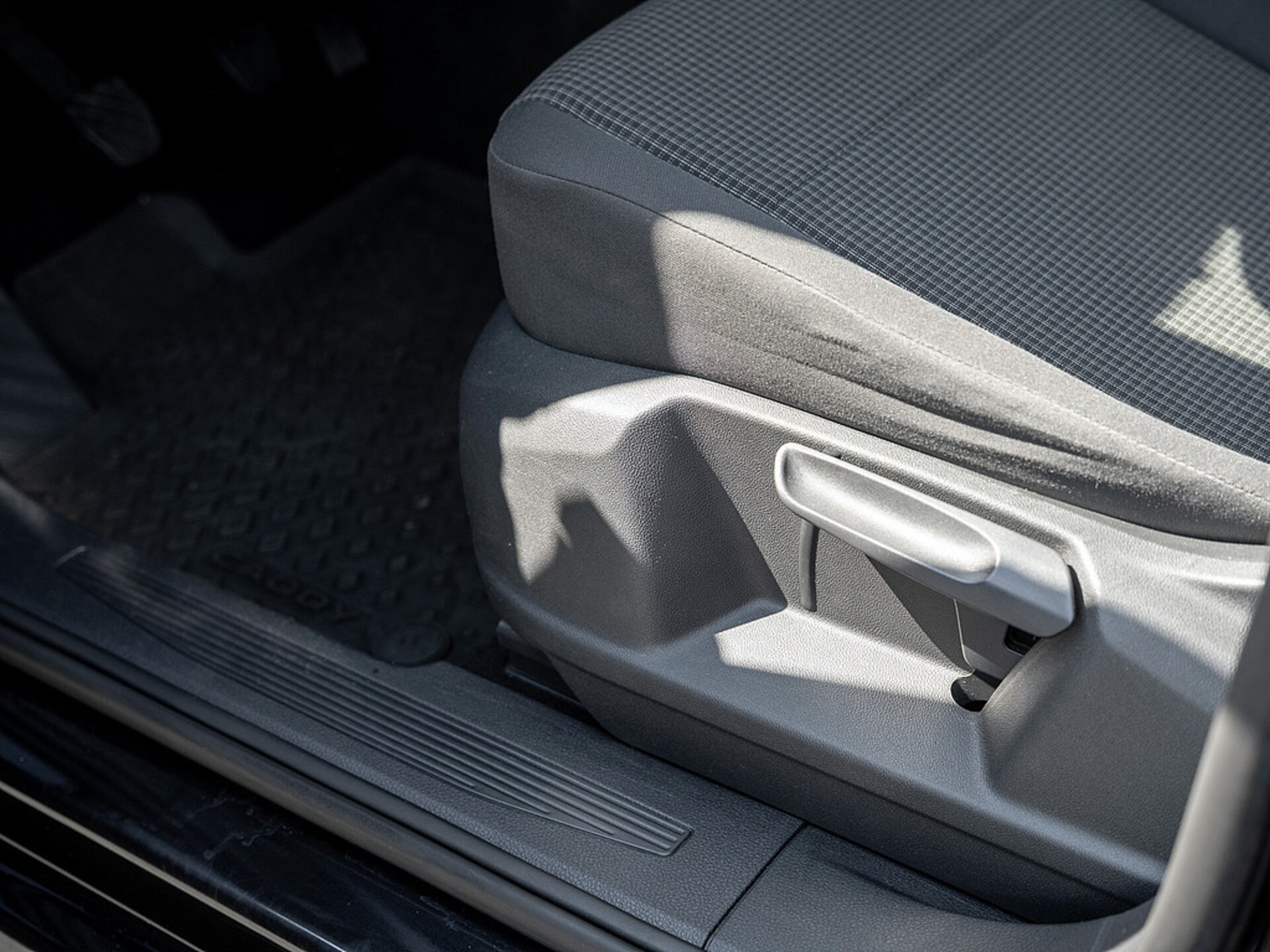 Volkswagen Caddy Basis-Modell