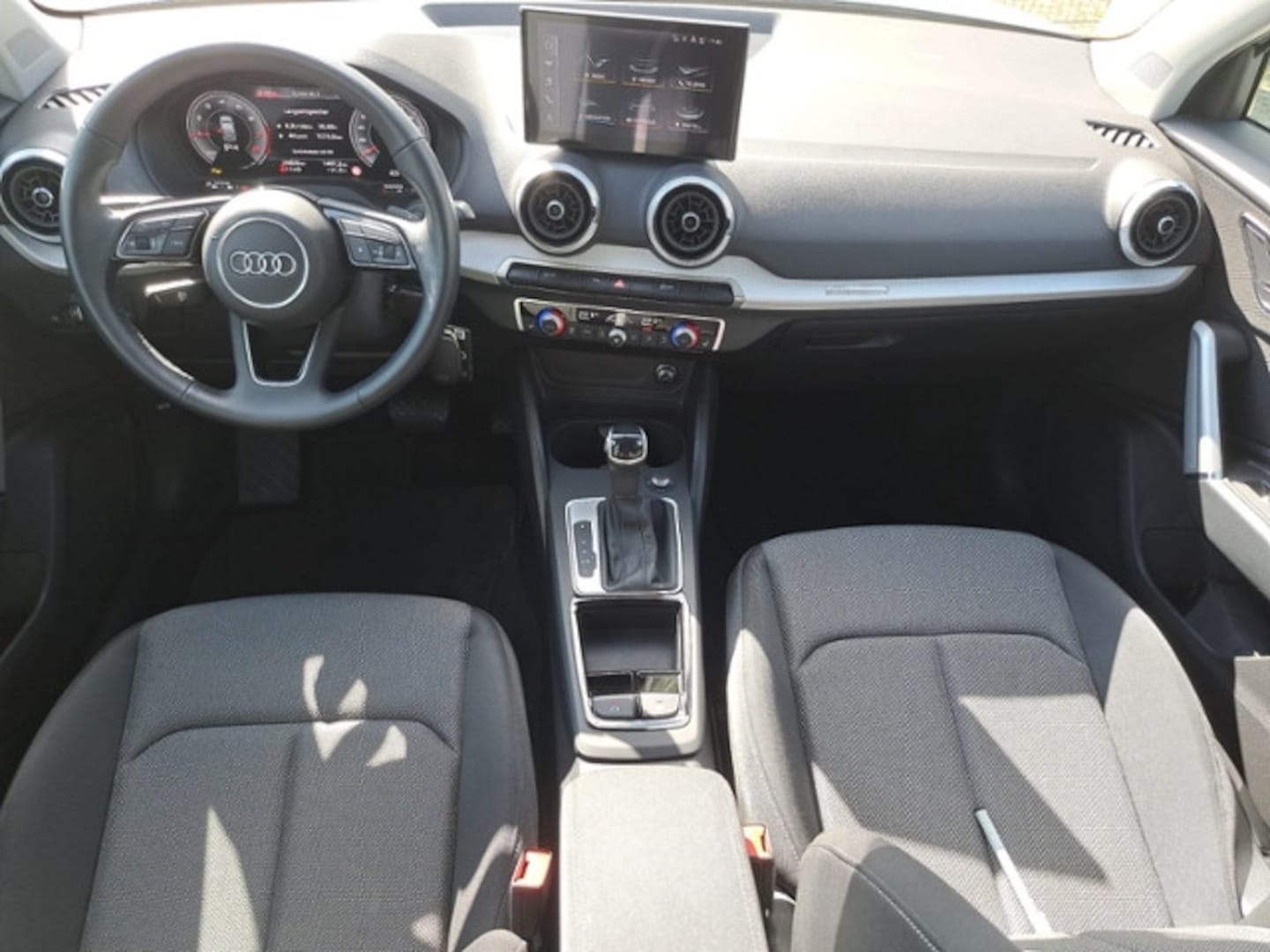 Bild über Audi Q2 advanced 35 TFSI S tronic - für weitere Informationen kontaktieren Sie den Audi Partner