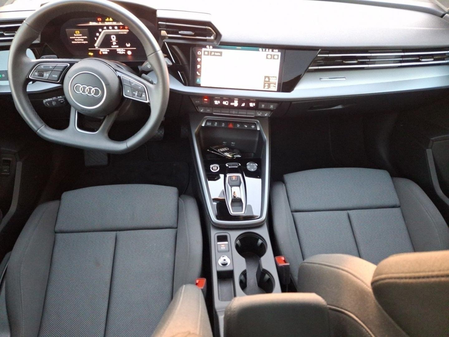 Bild über Audi A3 Limousine 35 TFSI S tronic - für weitere Informationen kontaktieren Sie den Audi Partner