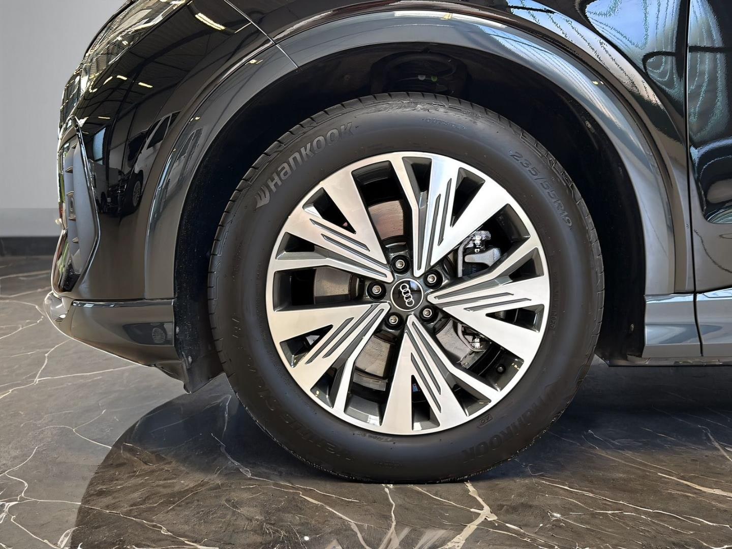 Bild über Audi Q4 e-tron 40 e-tron - für weitere Informationen kontaktieren Sie den Audi Partner