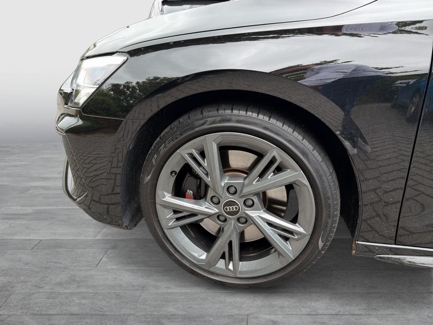 Bild über Audi S3 Sportback TFSI quattro S tronic - für weitere Informationen kontaktieren Sie den Audi Partner