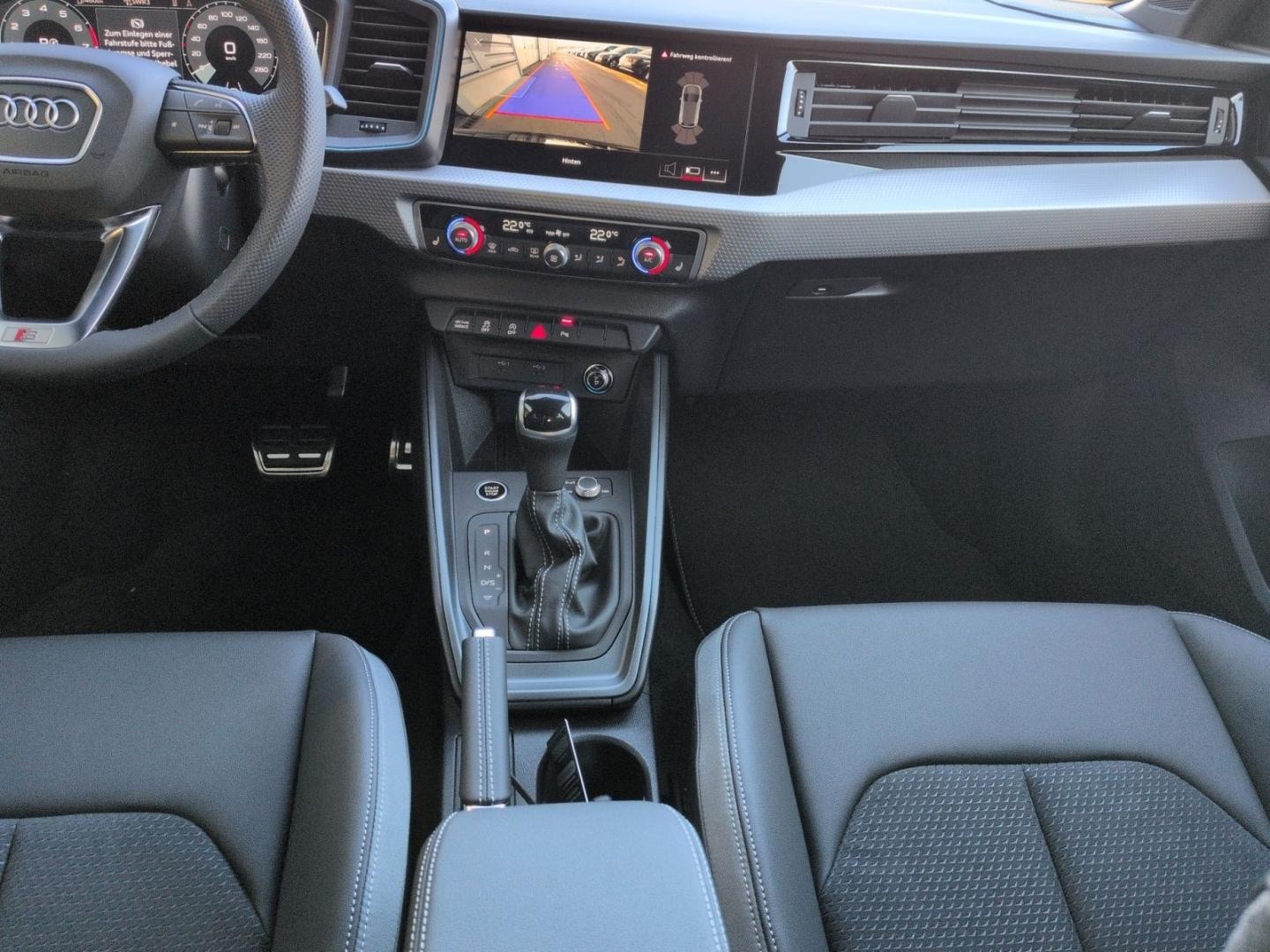 Bild über Audi A1 Sportback S line 40 TFSI S tronic - für weitere Informationen kontaktieren Sie den Audi Partner
