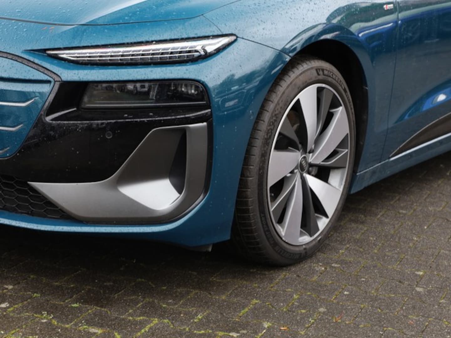 Bild über Audi A6 Sportback e-tron e-tron - für weitere Informationen kontaktieren Sie den Audi Partner