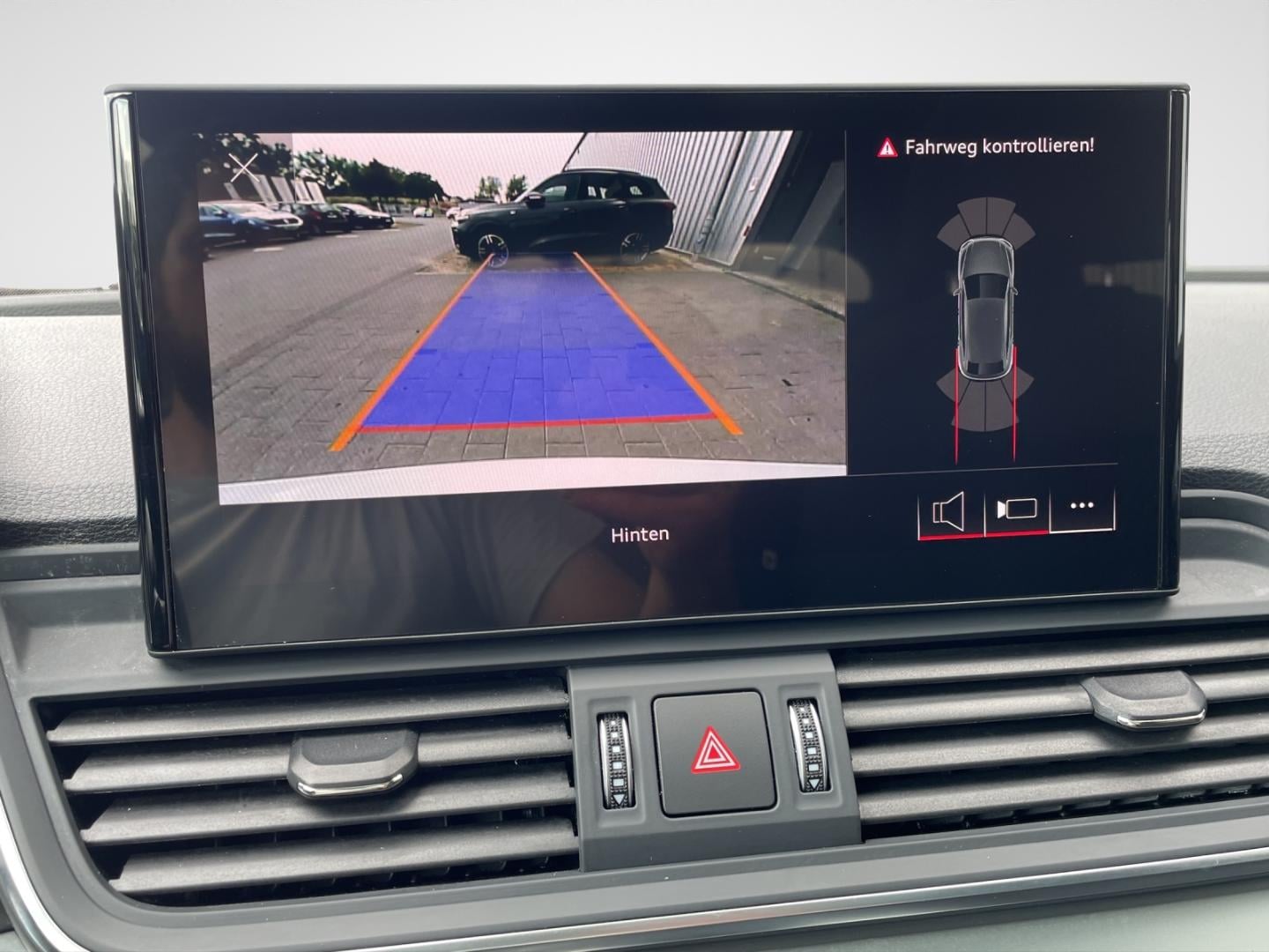 Bild über Audi Q5 Sportback 40 TFSI quattro S tronic - für weitere Informationen kontaktieren Sie den Audi Partner