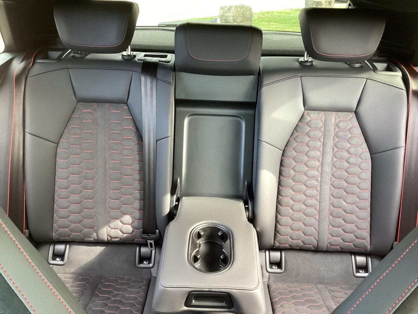 Bild über Audi RS 3 Sportback TFSI quattro 294 kW S tronic - für weitere Informationen kontaktieren Sie den Audi Partner